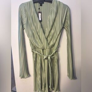 New green boohoo romper